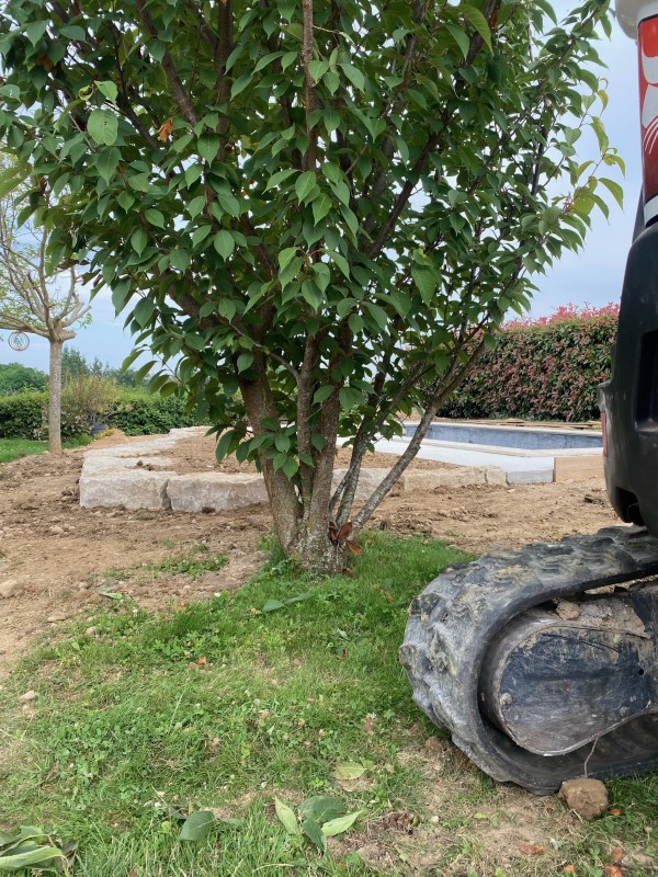 terrassement des plages d'une piscine à Bourgoin jallieu